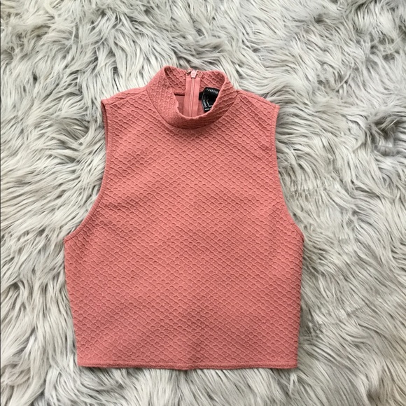 Forever 21 Pink Halter Neck Crop-top 🌸 - Picture 3 of 5